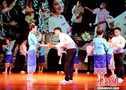广西高校举办国际文化节 留学生展示异域风情